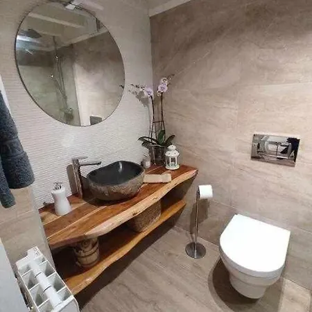 La Petite Maison D'enveitg * Enveitg
